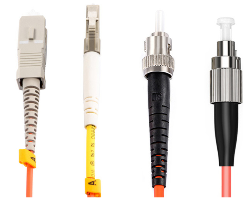 LSZH PVC 재킷 LC SC 패치 코드 OM2 두 부분으로 되 다중 모드 0.9 밀리미터 / 2.0 밀리미터 / 3.0 밀리미터 지름