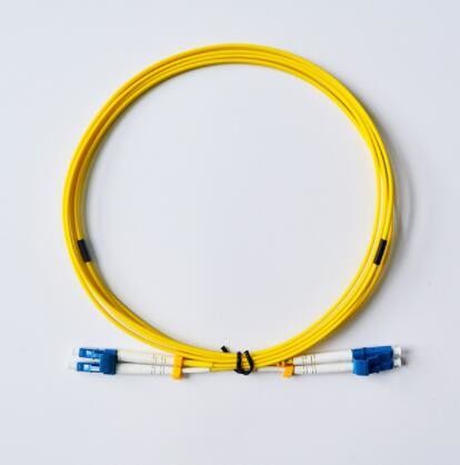 LC / UPC에 대한 G657A 땋아 늘인 머리  PVC LSZH 단일모드 패치 코드 이중 통신 LC / UPC