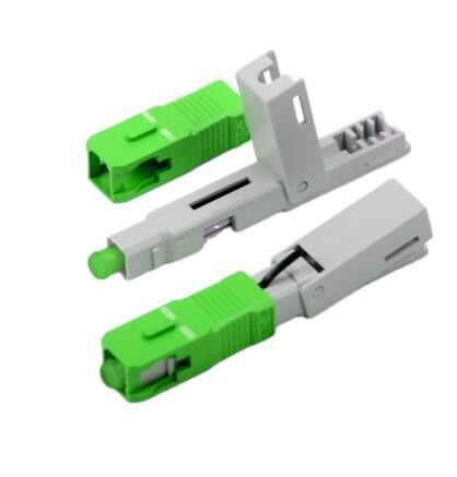 0.9 밀리미터는 SC APC 섬유 빠른 연결기 IEC FTTH 드롭 케이블 연결기에게 전보를 칩니다